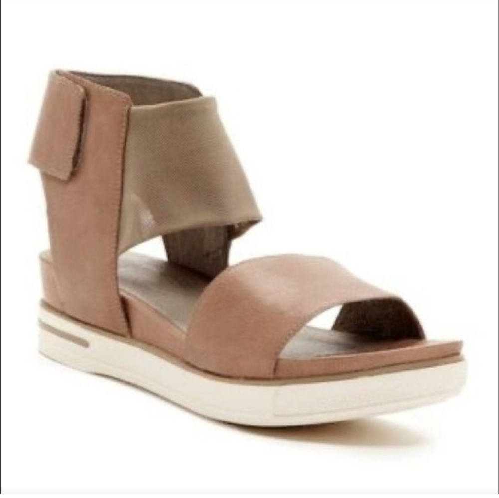 Eileen Fisher Spree Sport Sandal in Tan EUC Size 8.5